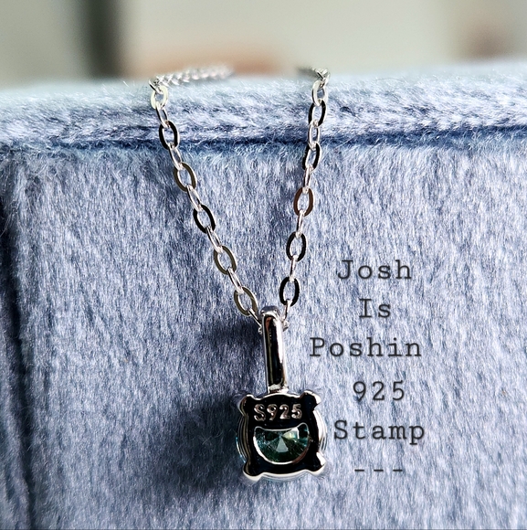 Cyan Moissanite solitaire pendant necklace in sterling silver - Picture 4 of 12